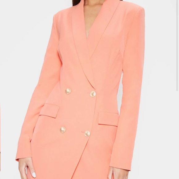 Cute coral blazer dress from Prettylittlething - Picture 4 of 5